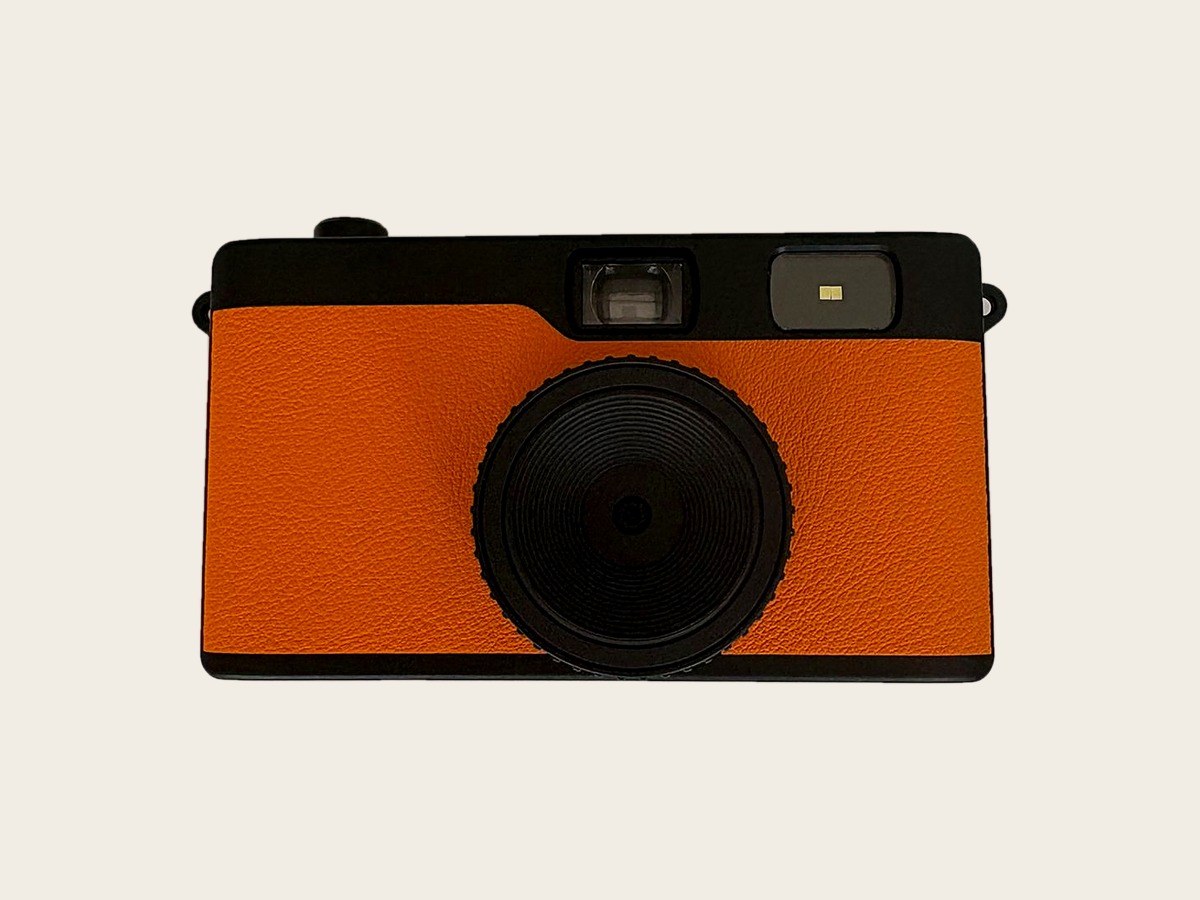 Kiekcam retro camera in oranje